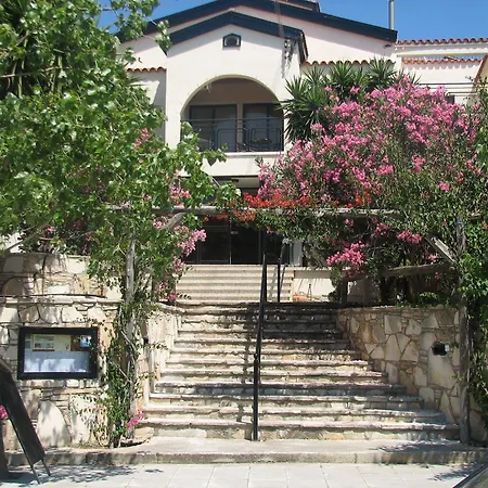 מלון Hill View Restaurant &