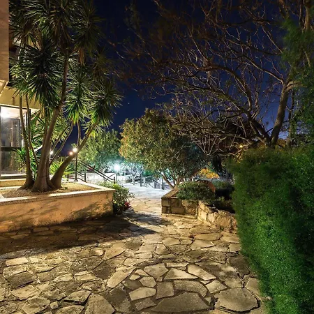 Hotel Hill View Restaurant & Pissouri