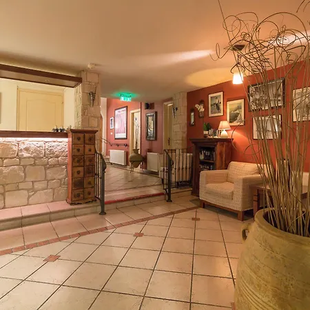 Hill View Restaurant & Hotel 3*