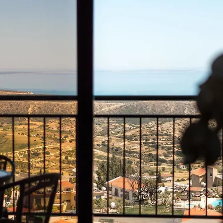 Hill View Restaurant & Hotel